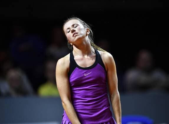 Annika Beck (GER) enttäuscht Tennis Damen 20.04.2016 Porsche Tennis Grand Prix GP Stuttgart 2016 Porsche-Arena 16.04.-24.04.2016 Porsche Tennis Grand Prix Stuttgart 2016