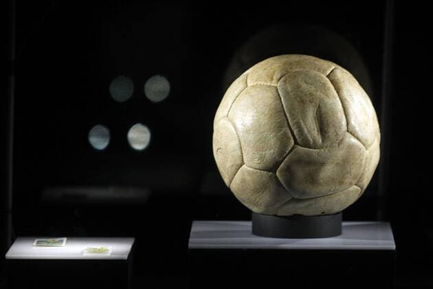 Ball - Pele, el Rey de Futbol - Pele, König des Fußballs - Ausstellung im Museo de la Moda in Santiago de Chile 