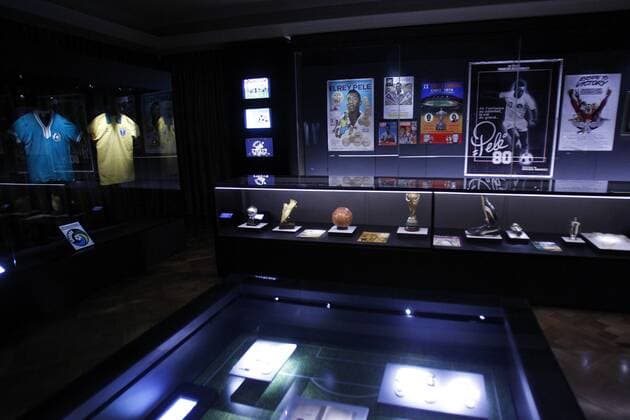 Pele, el Rey de Futbol - Pele, König des Fußballs - Ausstellung im Museo de la Moda in Santiago de Chile 