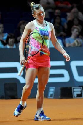Simona HALEP (ROU) enttaeuscht. Deutschland, Stuttgart: Tennis, Porsche Tennis Grand Prix, Achtelfinale am 21.04.2016, Porsche-Arena.