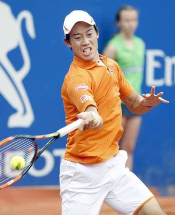 Japanese tennis player Kei Nishikori returns the ball to French Jeremy Chardy during their Barcelona Open Banc Sabadell Conde de Godo Trophy third round game played at Royal tennis club in Barcelona, northeastern Spain, on 21 April 2016. The tournament runs in Barcelona from 18 until 24 April 2016. Kei Nishikori vs Jeremy Chardy !ACHTUNG: NUR REDAKTIONELLE NUTZUNG!  20160421-635968575178627740