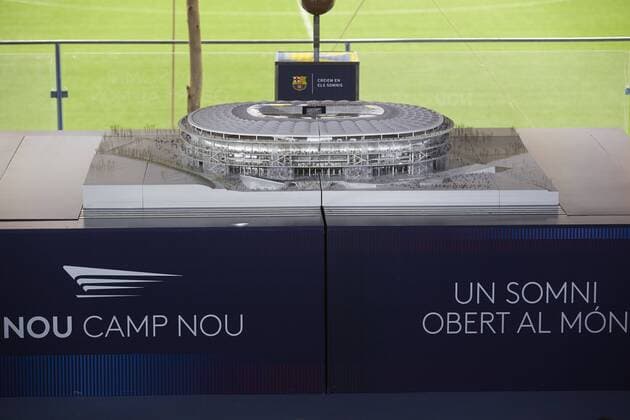 Close view of the scale model of the new stadium during an act held at Camp Nou stadium in Barcelona, Catalonia, Spain on 21 April 2016. The new stadium, that will be finished in the 2021-22 seasson, will cost 420 euro millions and will began when the debt of the team will fall over 200 euro millions, currently is on 328 millions. Presentation of the scale model of the new stadium !ACHTUNG: NUR REDAKTIONELLE NUTZUNG!  20160421-635968587428919670