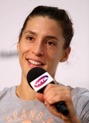 Stuttgart Porsche Tennis Grand Prix 2016, Andrea Petkovic (GER) hat Spaß beim Interview
