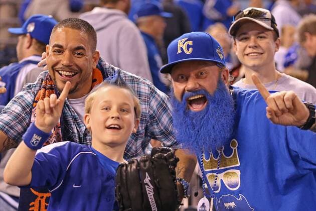 21 April 2016: Kansas City fans celebrate a 4-0 victory over the Detroit Tigers in a game at Kauffman Stadium in Kansas City, MO. (Photo by Scott Winters Icon Sportswire) MLB Baseball Herren USA APR 21 Tigers at Royals Icon160421321 EDITORIAL USE ONLY