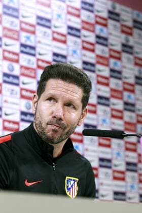 Themen der Woche - Sport Bilder des Tages - Sport Atletico de Madrid s coach, Diego Simeone, attends a press conference PK Pressekonferenz after the trainning session at the Sports City in Majadahonda, Madrid, Spain on 22 April 2016. The team will face Malaga next 23 April at the Vicente Calderon Stadium for a Primera Division Liga match. SIMEONE S PRESS CONFERENCE !ACHTUNG: NUR REDAKTIONELLE NUTZUNG!  20160422-635969278585131505