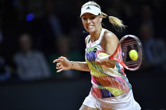 Bilder des Tages - Sport Angelique KERBER (GER) Aktion Tennis Damen 22.04.2016 Porsche Tennis Grand Prix GP Stuttgart 2016 Porsche-Arena 16.04.-24.04.2016 Porsche Tennis Grand Prix Stuttgart 2016