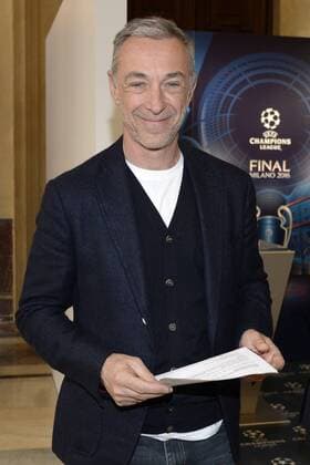 Fußball, Champions League Pokal wird in Mailand präsentiert Mailand 22 04 2016 - Champions League Trophy im Mailänder Palazzo Marino DanielexBuffa - Linus 
