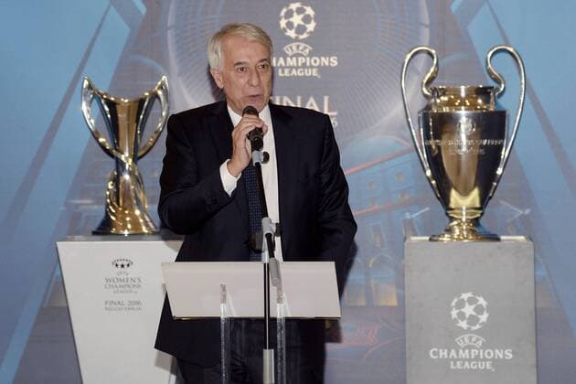 Fußball, Champions League Pokal wird in Mailand präsentiert Mailand 22 04 2016 - Champions League Trophy im Mailänder Palazzo Marino DanielexBuffa - Giuliano Pisapia 