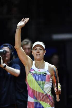 Angelique KERBER (GER) Jubel jubelt über gewonnenes Match bedankt sich bei Zuschauern Publikum Schlussjubel Tennis Damen 22.04.2016 Porsche Tennis Grand Prix GP Stuttgart 2016 Porsche-Arena 16.04.-24.04.2016 Porsche Tennis Grand Prix Stuttgart 2016