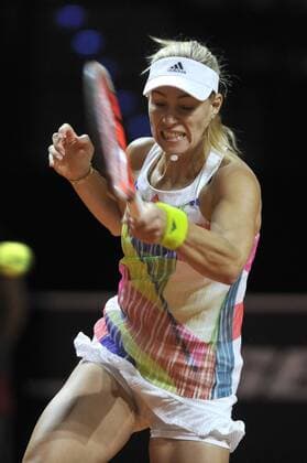 Angelique KERBER (GER) , Aktion,Einzelbild, angeschnittenes Einzelmotiv, Halbfigur,halbe Figur. Tennis Porsche Tennis Grand Prix 2016,am 22.04.2016. Porsche Arena in Stuttgart.