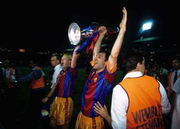 FC Barcelona gewinnt den Europapokal der Landesmeister 1991 1992, Ronald Koeman und Hristo Stoichkov präsentieren den Pokal