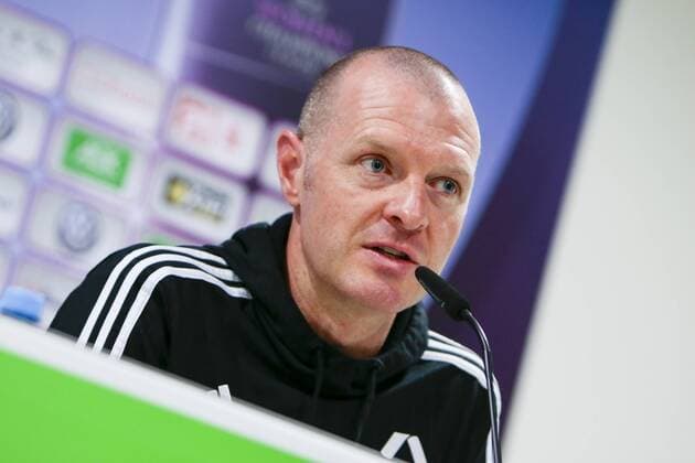 Fußball, UWCL, Pressekonferenz VfL Wolfsburg und 1. FFC Frankfurt; Matt Ross (Trainer Frankfurt) Porträt, Portrait, Einzelbild Pressekonferenz, press conference PK Pressekonferenz PK, Presserunde. xtgx