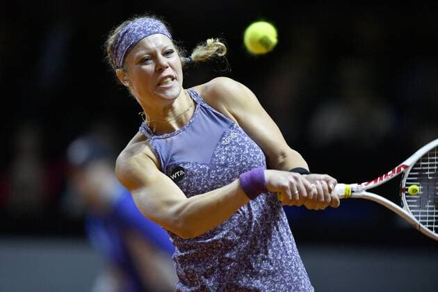 Laura Siegemund (GER) Aktion Tennis Damen 22.04.2016 Porsche Tennis Grand Prix GP Stuttgart 2016 Porsche-Arena 16.04.-24.04.2016 Porsche Tennis Grand Prix Stuttgart 2016