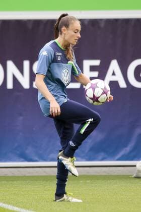 Fußball, UWCL, Abschlusstraining VfL Wolfsburg; Tessa Wullaert (Wolfsburg, 10) Freisteller, Einzelbild, Aktion, action. xtgx