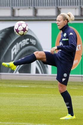 Fußball, UWCL, Abschlusstraining VfL Wolfsburg; Zsanett Jakabfi (Wolfsburg, 3) Freisteller, Einzelbild, Aktion, action. xtgx