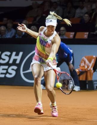 Angelique KERBER, GER in Aktion Vorhand Rueckhand ( im Spiel gegen Petra Kvitova) beim Halbfinale Tennis Grand Prix Porsche Damen WTA Tennis Damen in Stuttgart , 23.04.2016
