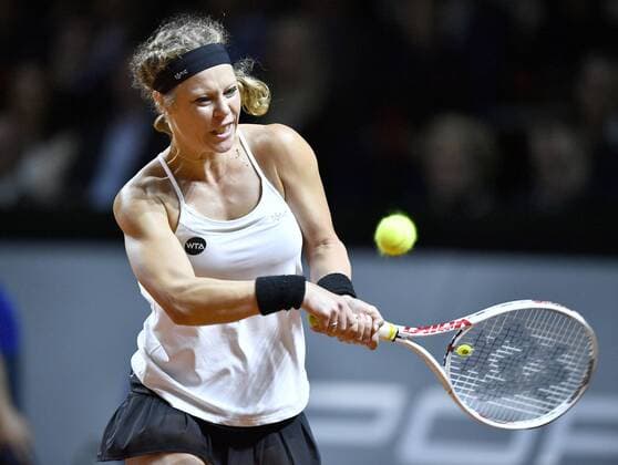 Laura SIEGEMUND (GER) Aktion Finale Tennis Damen 24.04.2016 Porsche Tennis Grand Prix GP Stuttgart 2016 Porsche-Arena 16.04.-24.04.2016 Porsche Tennis Grand Prix Stuttgart 2016