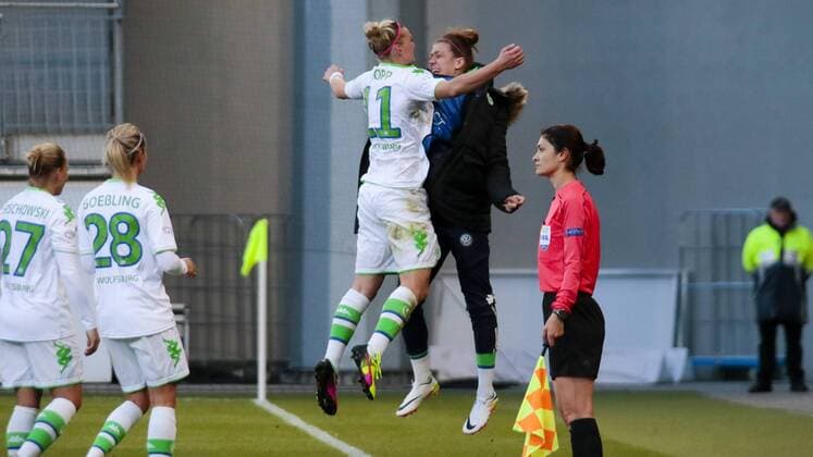 Fußball, UEFA Women s Champions League, VfL Wolfsburg - 1. FFC Frankfurt; Alexandra Popp (Alex Popp, Wolfsburg, 11) und Luisa Wensing (Wolfsburg, 2) Jubel, Torjubel, Freude, Emotion, Torerfolg, Aktion, action, goal, goal celebration, celebrates. xtgx
