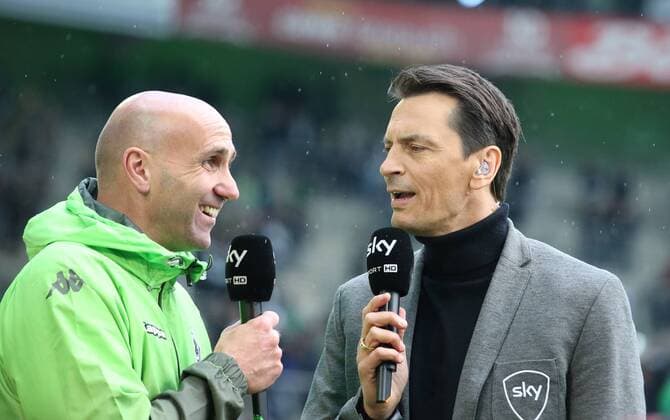 Mönchengladbach, Fussball, 1.BL Saison 2015 2016, Spieltag 31, Borussia Mönchengladbach- TSG Hoffenheim, 24.04.2016, Stadion am Borussia Park, Mönchengladbach, Andre Schubert, Trainer Borussia Mönchengladbach, Sebastian Hellmann, Sky Moderator,