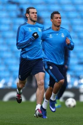 Gareth Bale and Cristiano Ronaldo of Real Madrid during the UEFA Champions League training and press conference PK Pressekonferenz at the Etihad Stadium. Photo credit should read: Philip Oldham Sportimage EDITORIAL USE ONLY. No use with unauthorised audio, video, data, fixture lists, club league logos or live services. Online in-match use limited to 120 images, no video emulation. No use in betting, games or single club league player publications.