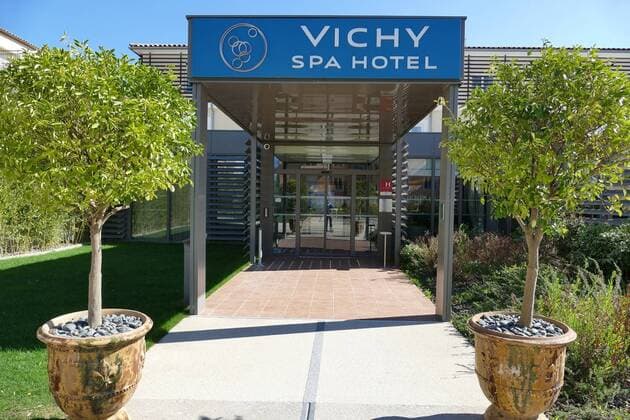 Fußball, EURO 2016, Mannschaftsquartier der Schweiz in Vichy VICHY SPA HOTEL vue exterieure FOOTBALL : Camp de base de la Suisse pour l Euro 2016 - Juvignac - 25 04 2016 RichardGosselinx 