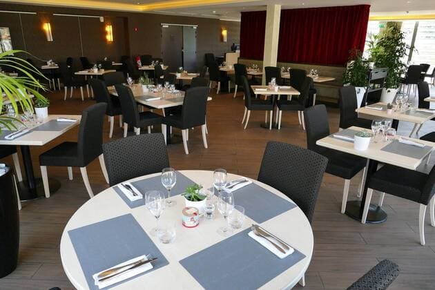 Fußball, EURO 2016, Mannschaftsquartier der Schweiz in Vichy VICHY SPA HOTEL restaurant FOOTBALL : Camp de base de la Suisse pour l Euro 2016 - Juvignac - 25 04 2016 RichardGosselinx 