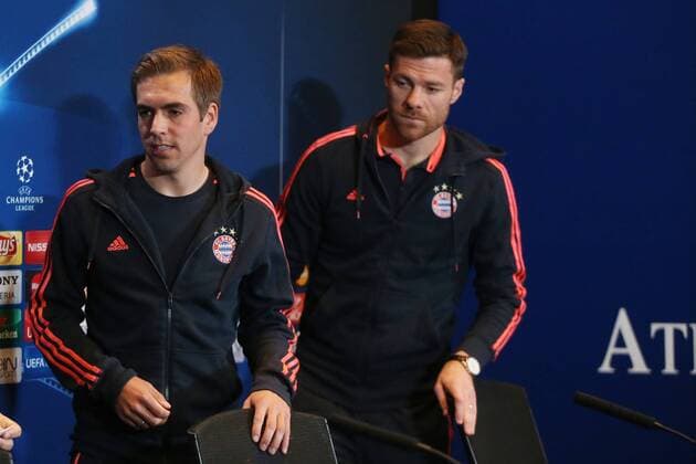 Madrid Philipp Lahm (FC Bayern Muenchen) Xabi Alonso (FC Bayern Muenchen), Pressekonferenz, Atletico Madrid vs. FC Bayern Muenchen, Fussball, Champions League Halbfinale, 26.04.2016, Copyright: Langer Eibner-Pressefoto EP_HLR