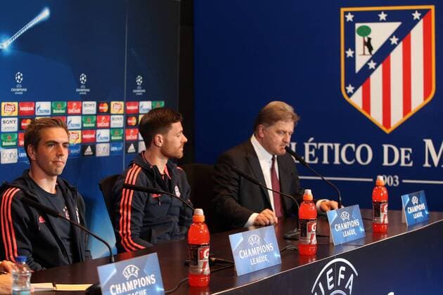 Madrid Philipp Lahm (FC Bayern Muenchen) Xabi Alonso (FC Bayern Muenchen) , Pressekonferenz, Atletico Madrid vs. FC Bayern Muenchen, Fussball, Champions League Halbfinale, 26.04.2016, Copyright: Langer Eibner-Pressefoto EP_HLR