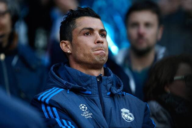 Bilder des Tages - SPORT Cristiano Ronaldo of Real Madrid looks glum in the stands during the UEFA Champions League Semi Final 1st leg match at the Etihad Stadium. Photo credit should read: Philip Oldham Sportimage EDITORIAL USE ONLY. No use with unauthorised audio, video, data, fixture lists, club league logos or live services. Online in-match use limited to 120 images, no video emulation. No use in betting, games or single club league player publications.