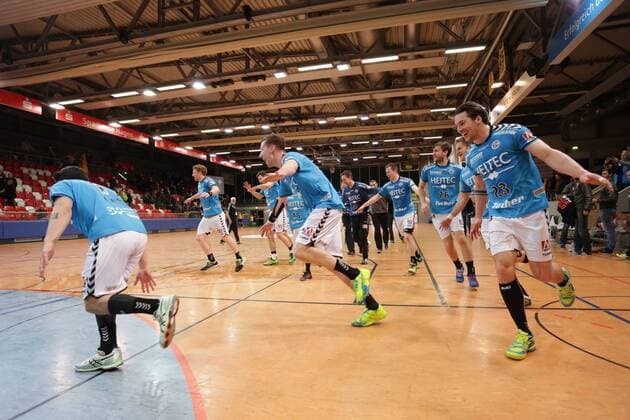 Hagen Aufstiegsjubel beim kompletten Team des HC Erlangen,, VfL Eintracht Hagen vs. HC Erlangen, Handball, 2. Handball Bundesliga, 26.04.2016, Copyright: Deutzmann Eibner-Pressefoto EP_CDN