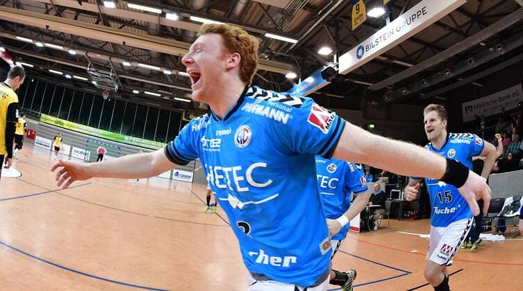 26.04.2016 - Handball - 2. Bundesliga HBL - Saison 2015 2016 - 36. Spieltag: VfL Eintracht Hagen - HC Erlangen HCE - - Jubel Freude - Aufstieg Aufsteiger