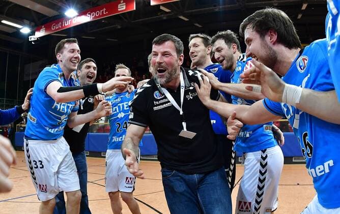 26.04.2016 - Handball - 2. Bundesliga HBL - Saison 2015 2016 - 36. Spieltag: VfL Eintracht Hagen - HC Erlangen HCE - - Jubel Freude - Aufstieg Aufsteiger