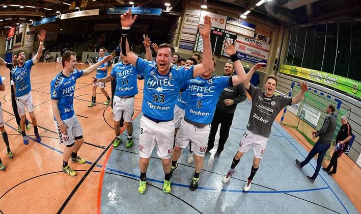 26.04.2016 - Handball - 2. Bundesliga HBL - Saison 2015 2016 - 36. Spieltag: VfL Eintracht Hagen - HC Erlangen HCE - - Jubel Freude - Aufstieg Aufsteiger -