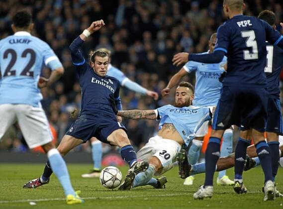 First leg of 1 2 Champions League between Manchester City and Real Madrid. In this picture, Bale and Otamendi. xJOSExA.xGARCIAx 