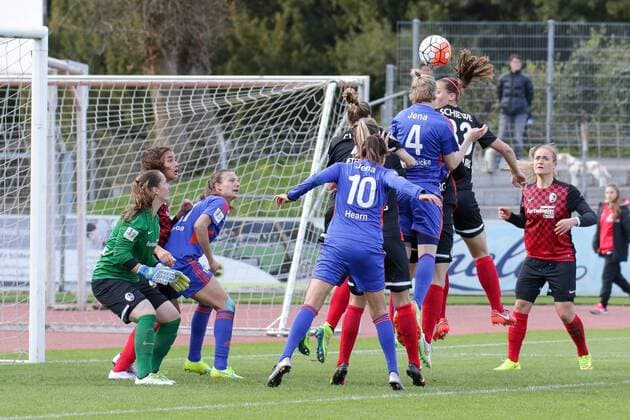 Lina Hausicke (Jena, 4) köpft das Tor zum 1:2, Treffer, Torerfolg, Fussball, Allianz Frauen-Bundesliga, SC Freiburg - FF USV Jena, xozx