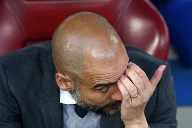 Bayern Munich Spanish coach Pep Guardiola at the bench during a Champions League semifinal match between Atletico de Madrid and Bayern Munich at Vicente Calderon Stadium in Madrid, Spain, 27 April 2016. EFE Juan Carlos Hidalgo ATLETICO MADRID VS BAYERN MUNICH !ACHTUNG: NUR REDAKTIONELLE NUTZUNG!  CAM002 20160427-635973881267115661