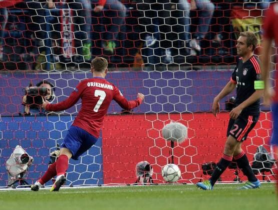 ESP, UEFA CL, Atletico Madrid (ESP) vs FC Bayern Muenchen (GER) 27.04.2016, Estadio Vicente Calderon, Madrid, ESP, UEFA CL Halbfinale, Atletico Madrid vs FC Bayern Muenchen im Bild SAuL NiGUEZ (Madrid) erzielt das 1:0 nordphotoxBratic
