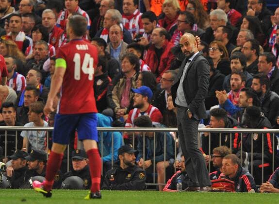 Fußball, Champions League, Atletico Madrid - Bayern München Josep Guardiola (FC Bayern) during the UEFA Champions League semifinals match between Atletico de Madrid and F.C Bayern Munchen played at Estadio Vicente Calderon, Madrid - FOTO : J.M.Colomo  xJ.M.Colomox xx