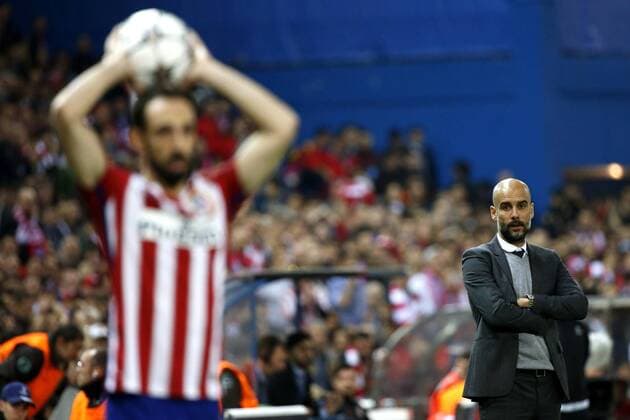 Bayer Munich s coach Spanish Pep Guardiola (R) during a Champions League semifinal match between Atletico de Madrid and Bayern Munich at Vicente Calderon Stadium in Madrid, Spain, 27 April 2016. ATLETICO MADRID VS BAYERN MUNICH !ACHTUNG: NUR REDAKTIONELLE NUTZUNG!  CAM051 20160427-635973927650987196