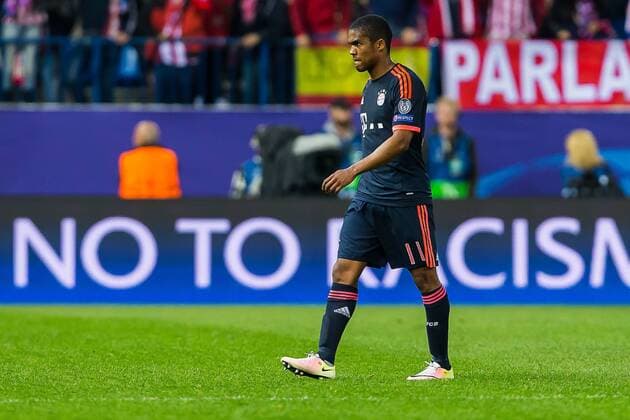 Mittwoch 27.04.2016, Champions League - Halbfinale, Hinspiel in Madrid, Saison 2015 2016, Atletico Madrid - FC Bayern Muenchen, 1:0, enttaeuscht, enttaeuschung, Douglas Costa de Souza (FC Bayern 11) DeFodi507