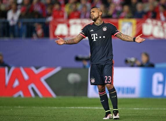 27.04.2016, Fussball UEFA Champions League 2015 2016, Halbfinale, Hinspiel, Atletico Madrid - FC Bayern München, im Estadio Vicente Calder—n, Madrid. Arturo Vidal (Bayern München) enttäuscht 