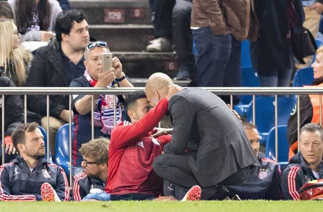 Madrid, 27.04.2016, Stadion Vicente Calderon Thiago Alcantara (FCB), Trainer Josep Pep Guardiola (FCB) Atletico Madrid vs. FC Bayern München mm