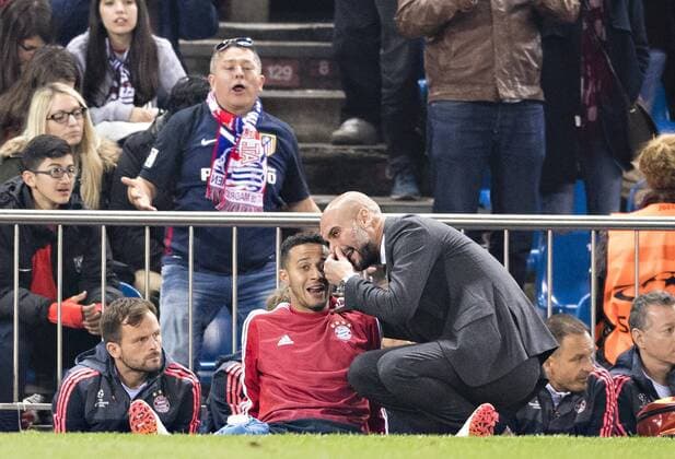 Madrid, 27.04.2016, Stadion Vicente Calderon Thiago Alcantara (FCB), Trainer Josep Pep Guardiola (FCB) Atletico Madrid vs. FC Bayern München mm