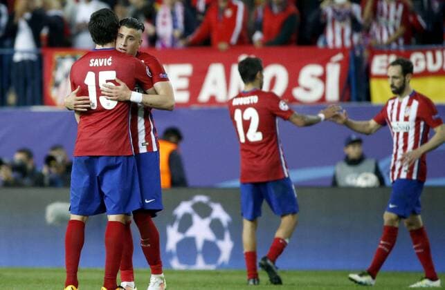 Atletico de Madrid s players Stefan Savic (L) and Jose Maria Gimenez celebrate their victory after a Champions League semifinal match before Bayern Munich at Vicente Calderon Stadium in Madrid, Spain, 27 April 2016. EFE Juan Carlos Hidalgo ATLETICO MADRID VS BAYERN MUNICH !ACHTUNG: NUR REDAKTIONELLE NUTZUNG!  CAM079 20160427-635973971093245348
