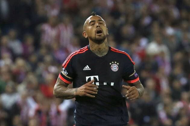 Bayer Munich s Chilean defense Arturo Vidal during a Champions League semifinal match before Atletico de Madrid at Vicente Calderon Stadium in Madrid, Spain, 27 April 2016. EFE Kiko Huesca ATLETICO MADRID VS BAYERN MUNICH !ACHTUNG: NUR REDAKTIONELLE NUTZUNG!  CAM082 20160427-635973972976789348