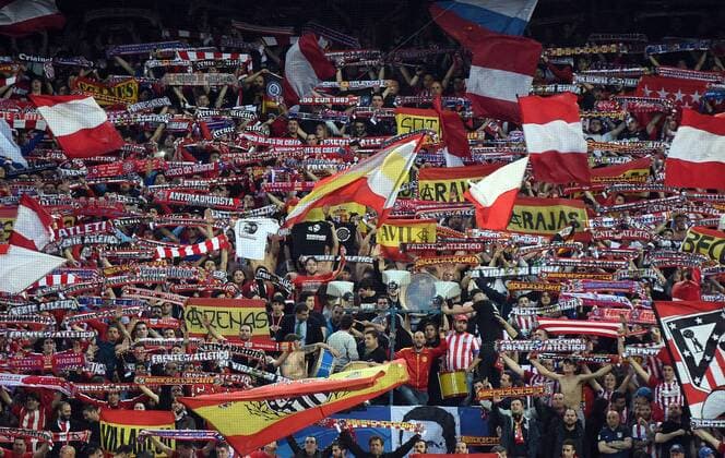 Madrid 27.04.2016, xjhx, Fussball Champions League, Atletico Madrid - FC Bayern München, emspor, v.l. fans Atletico