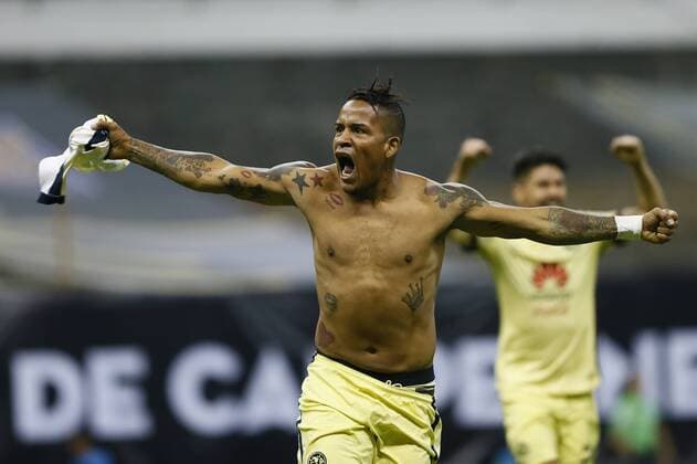 Fußball, Concacaf Champions League Finale, Club America besiegt UANL Tigres Americas Michael Arroyo celebrates after scoring a goal to Tigres during their Concacaf Champions League final game, at the Azteca stadium, in Mexico City, Mexico, 27 April 2016. AMERICA VS. TIGRES !ACHTUNG: NUR REDAKTIONELLE NUTZUNG!  MEX58 20160428-635974203079828680