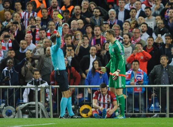Bayern de Munich Goalkeeper, Manuel Neuer - MANUEL NEUER, number 1 . Atletico de Madrid Midfielder, Jorge Resurreccion Merodio - KOKE, number 6. Round Semi-finals 1st of the CHAMPIONS league, soccer match between Atletico de Madrid - Bayern de Munich at the Vicente Calderon estadium, Madrid - Spain (ESP) by April 27, 2016. PHOTO: Gregorio Lopez.  xGregorioxLopezx x SOCCERxSPAINx