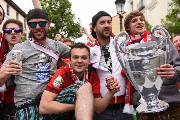 Spain: Bayern Munich fans in Madrid Nearly 3,000 Bayern fans travel to Madrid to watch the UEFA Champions League match between Atlético de Madrid (Spain) and Bayern Munich (Germany) . Supporters congregate in the streets around Plaza Mayor in central Madrid prior the game.  JorgexSanz