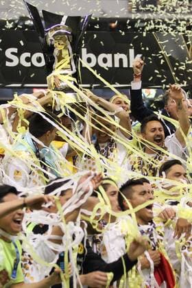 Fußball, Concacaf Champions League Finale, Club America besiegt UANL Tigres April 27, 2016 - Mexico - D26041611.JPG.CIUDAD DE MEXICO.- Deporte-Soccer.- Las Ãguilas del America se alzaron con el titulo de la Concachampions la noche de este miercoles 27 de abril de 2016 y tienen su boleto para el mundial de clubes a disputarse en Japon. El cuadro de Coapa vencio este miercoles 2-1 (global 4-1) a Tigres en la vuelta de la final de esta competicion. Foto: Agencia EL UNIVERSAL Agustin Salinas RCC. Latin News - April 27, 2016  - ZUMAu78_